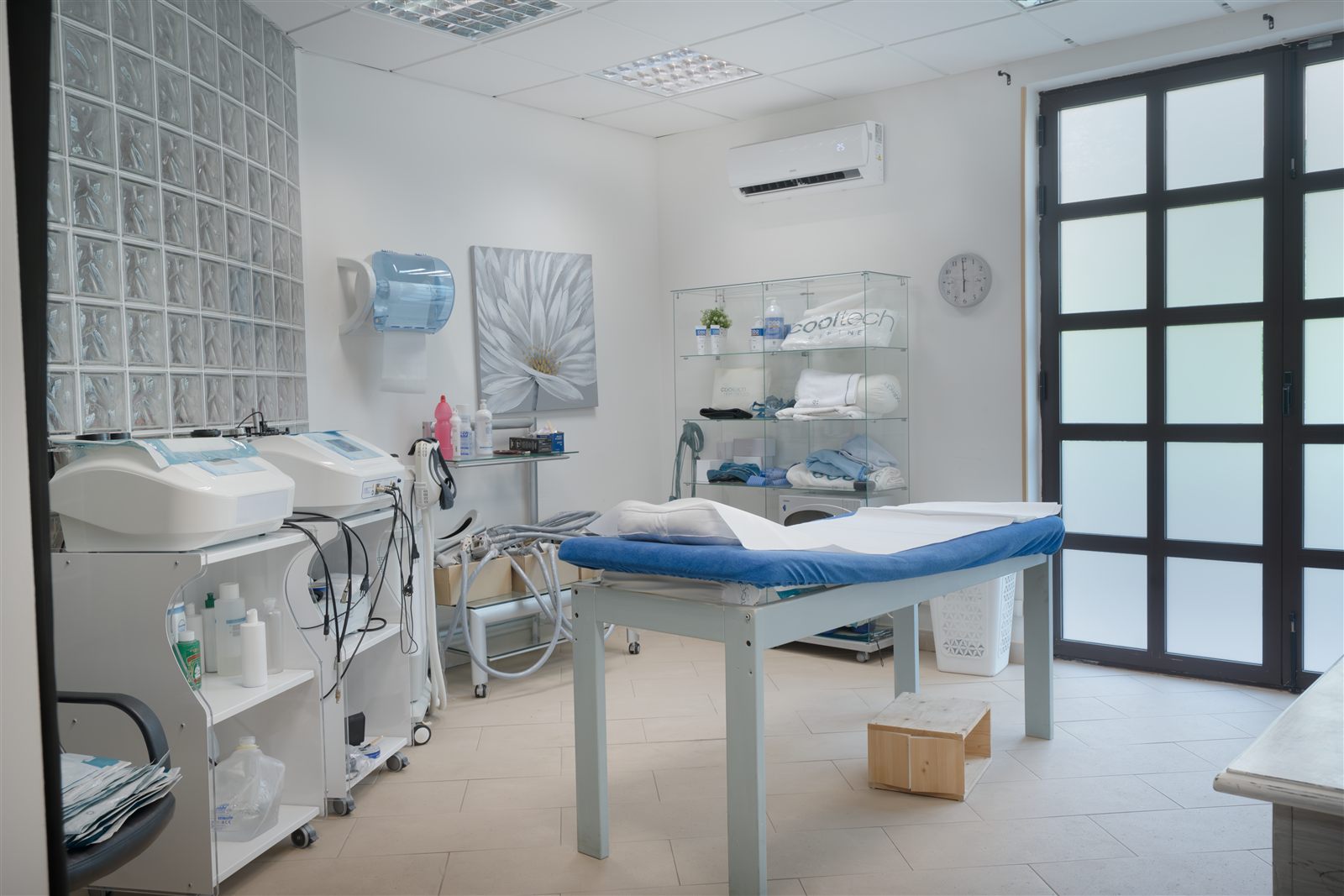 Una cabina trattamenti di Sharman Beauty Clinic